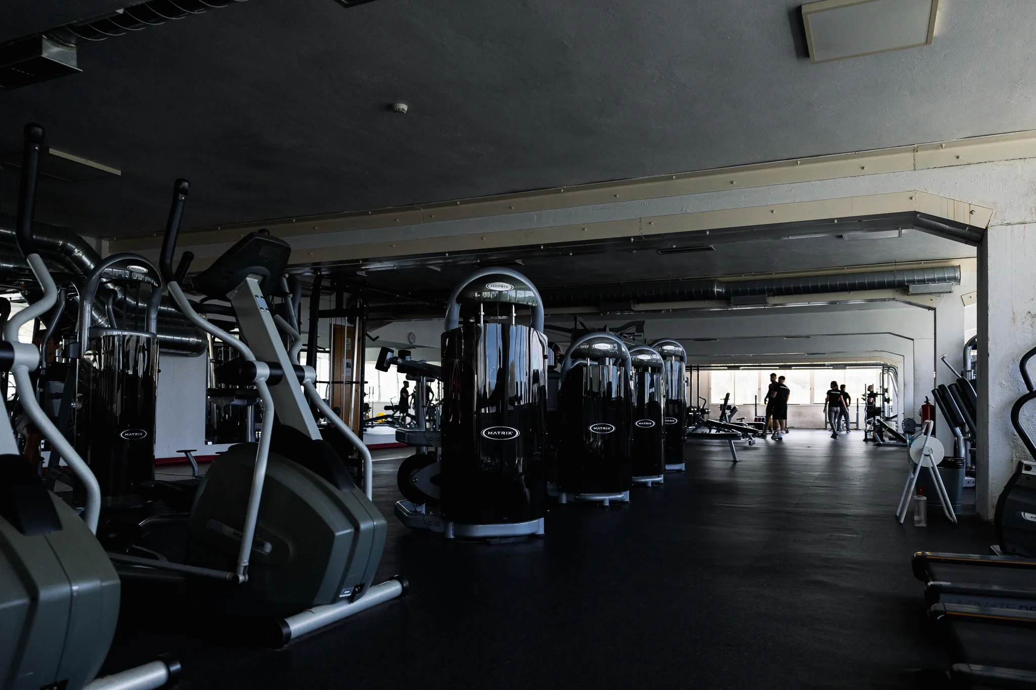 Sala de cardio e musculação da PT Academy