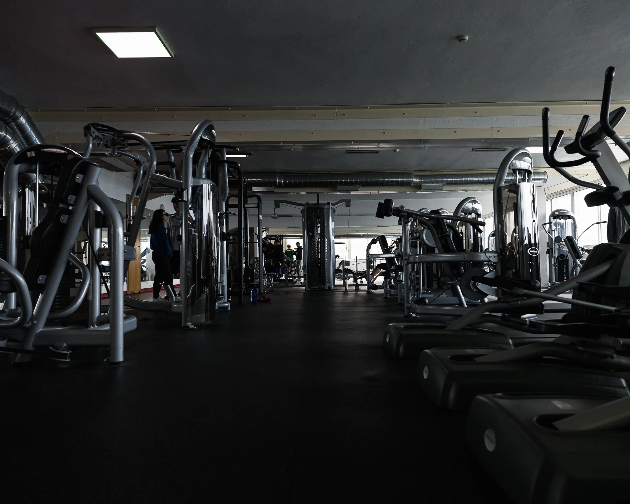 Sala de musculação e cardio da PT Academy